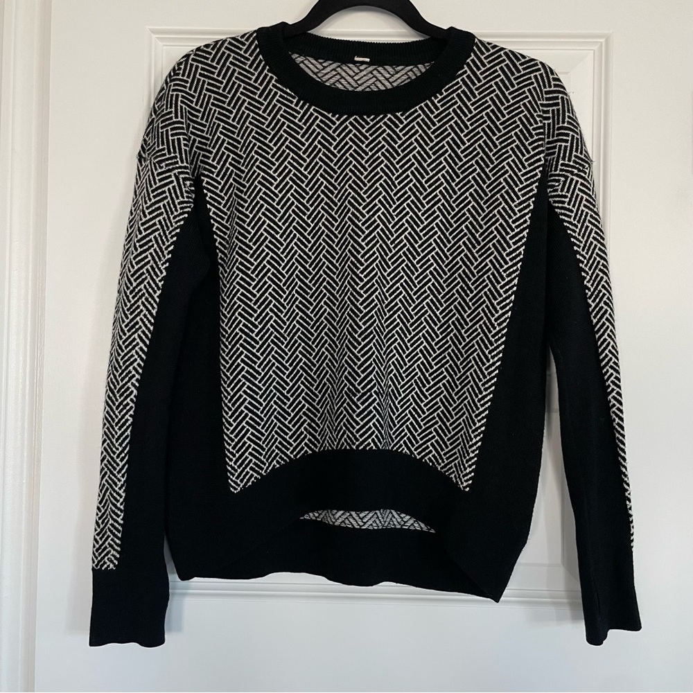 lululemon athletica Yogi Herringbone Black and White 100% Merino Wool Sweater